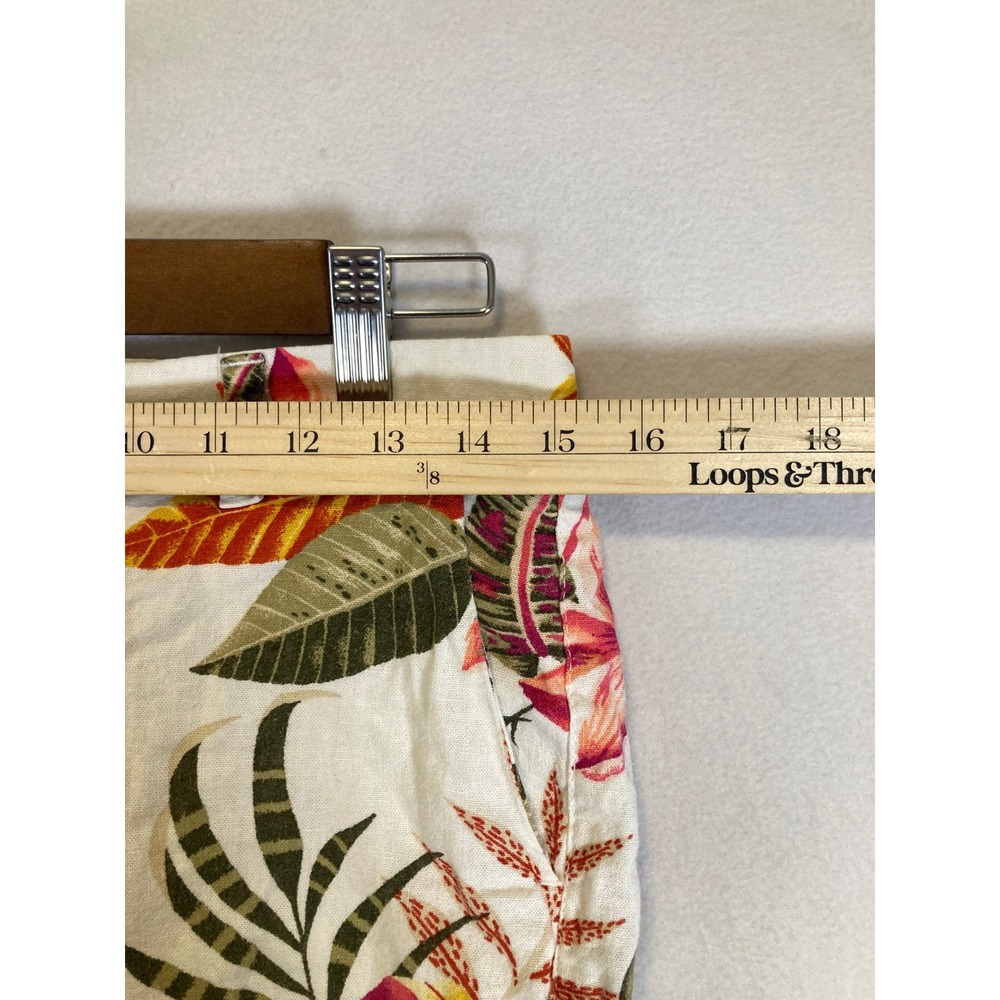 Tropical Floral Old Navy Women 0 White Linen Blend Mid-Rise Everyday Shorts - Picture 5 of 9